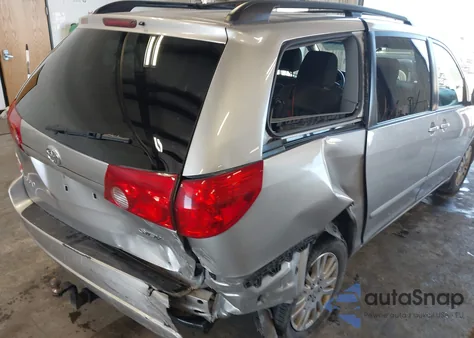 2010 Toyota Sienna Le 7 Passenger z USA, uszkodzony, nr VIN 5TDJK4CC8AS033841